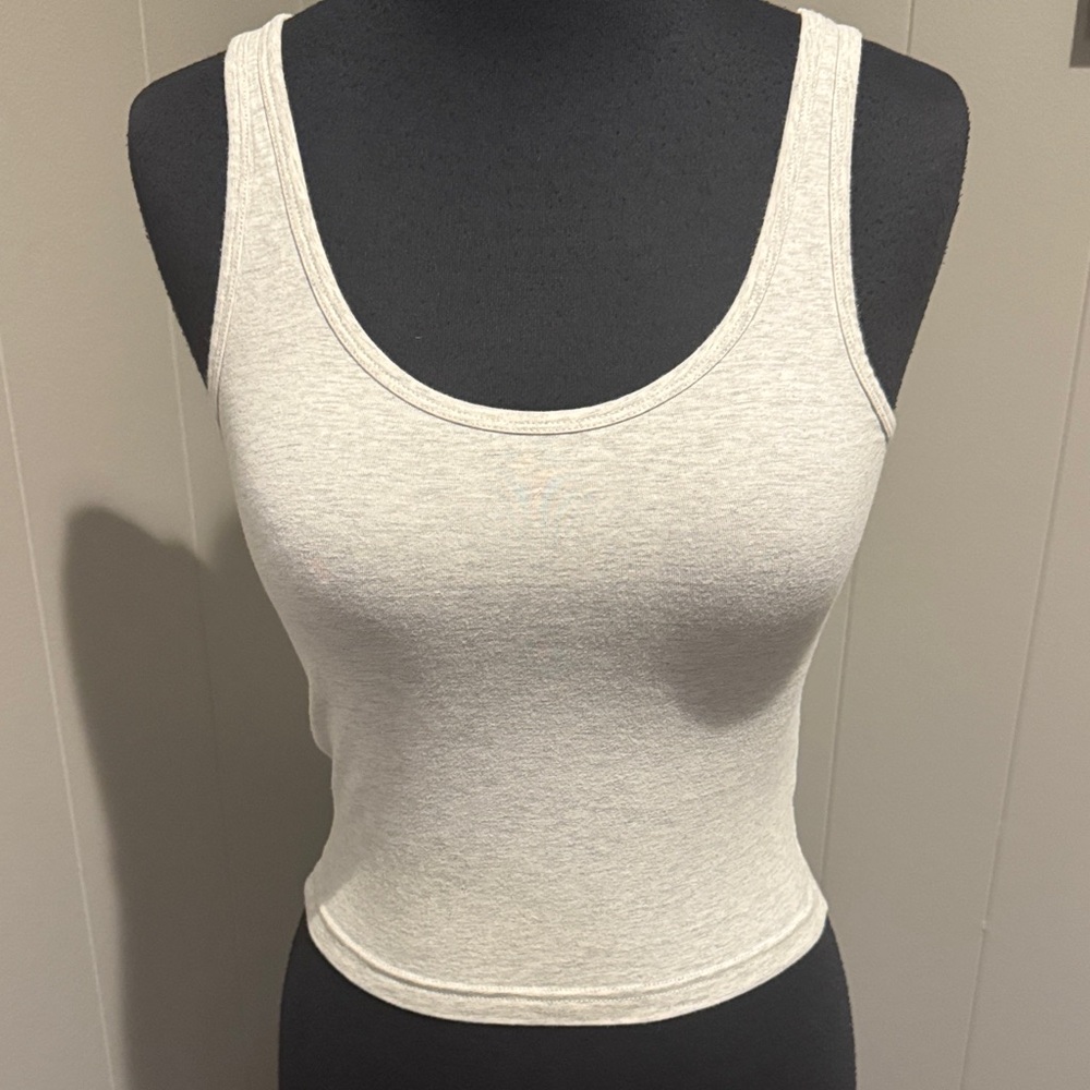 B8. Tna light heather gray cropped stretch tank top. XXS.